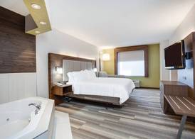 Holiday Inn Express & Suites CLEWISTON by IHG 4