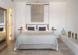 Porto Fira Suites 5