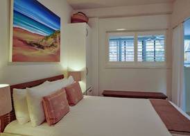 Julians Apartments 3