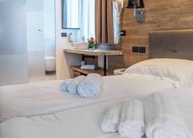 Ile Hotel 5