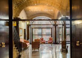 Hotel Born 5