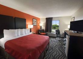 Days Inn by Wyndham Rome Downtown 5