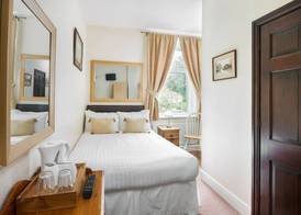 Lincoln Guest House 2