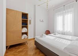 Roomy Apartment Duomo & San Babila 4