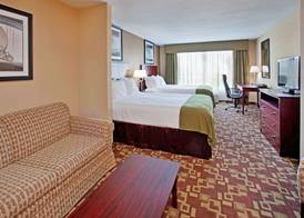Holiday Inn Express & Suites ST CHARLES by IHG 4