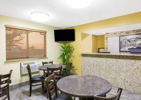 Super 8 by Wyndham Nampa 2