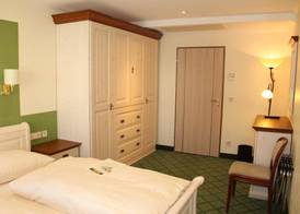 Parkhotel Crombach am Salingarten 5