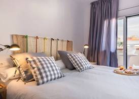 AinB Barcelona Sants Apartments 4
