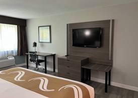 Quality Inn & Suites Red Wing 4