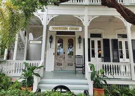 Simonton Court Historic Inn & Cottages 2