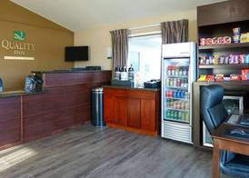 Rodeway Inn & Suites Ontario 5