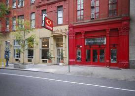 Econo Lodge Times Square 3