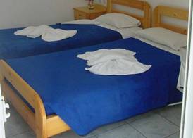 Yiannis Yard studios & apartments 3