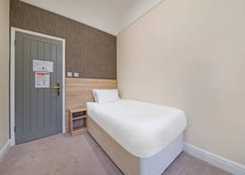 OYO 24 Sussex, London Paddington 4