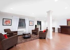 Ramada by Wyndham Tell City 4