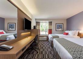 Microtel Inn & Suites by Wyndham Fort Saint John 4