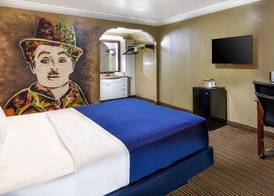 Hollywood Inn Express North 5
