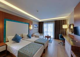 Ramada Hotel & Suites by Wyndham Kusadasi 5