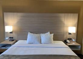 Ramada by Wyndham West Atlantic City 4