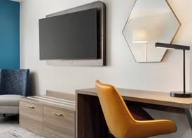 Holiday Inn Express & Suites EDMOND by IHG 4