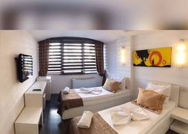 Theranda Hotel 4