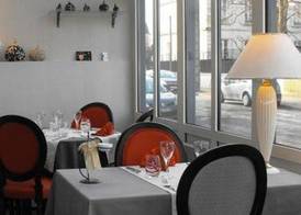 Logis Hôtel Restaurant Les Capucins 2