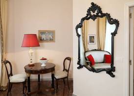 Porta Di Mezzo Luxury Suites & Rooms 4