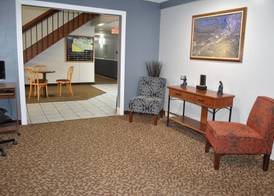 Red Wing Inn and Suite 4