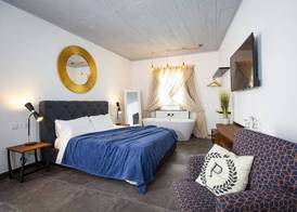Pjazza Suites Boutique Hotel by CX Collection 4