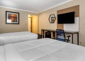 Coastal Inn by Beach and Boardwalk 4