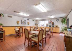 Econo Lodge Eden 5