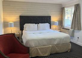 Rocky River Inn 5