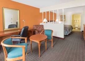 Days Inn by Wyndham Orangeburg South 3