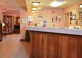 OurGuest Inn & Suites Downtown Port Clinton 3