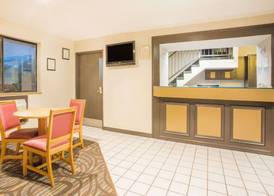 Super 8 by Wyndham Lexington VA 2