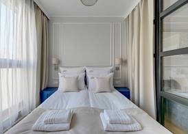 Aura - Riverside & Parking by Downtown Apartments 2