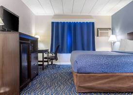 Econo Lodge Hicksville - Long Island 4