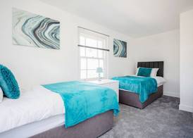 Elthorne Luxury Apartments 4