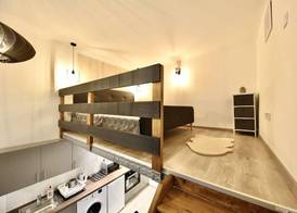 Cute gallery apartment close to the Basilica, Queen 2