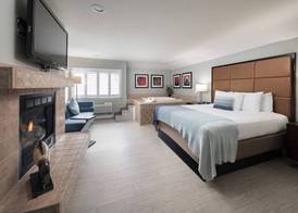 Mariposa Inn and Suites 5