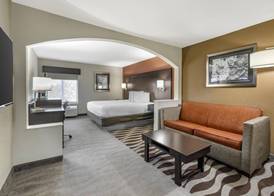 Best Western Plus Lee's Summit Hotel & Suites 5