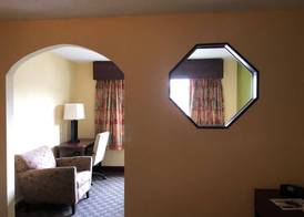 Econo Lodge Inn & Suites Warsaw 3