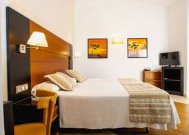 HL Miraflor Suites Hotel 4