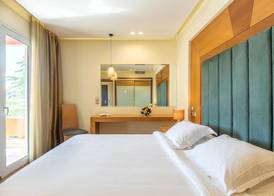 Oasis Hotel Apartments 4