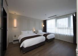 Ramada by Wyndham Daejeon 5