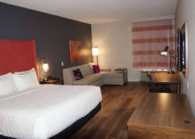 La Quinta Inn & Suites by Wyndham Lewisville 5