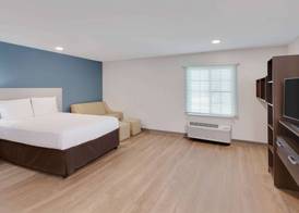 WoodSpring Suites Bakersfield East 5