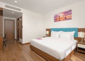 Gold Plaza Hotel - Located just 100m from the Walking Street 5