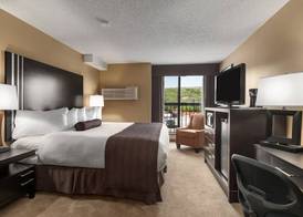 Days Inn by Wyndham Calgary Northwest 3