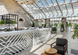 Lazure Hotel & Marina 3